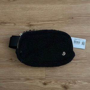 Everywhere Belt Bag Fleece 1L